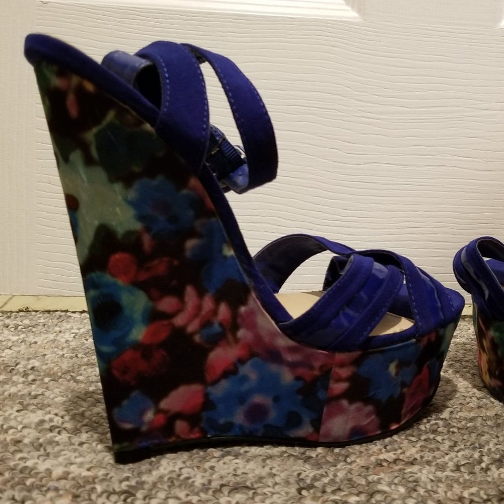 Colorful extreme wedge sandal